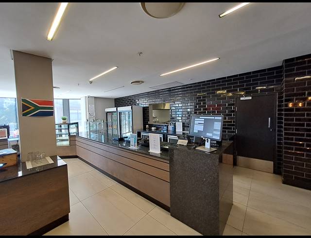 1,544M² OFFICE TO LET IN SANDHURST